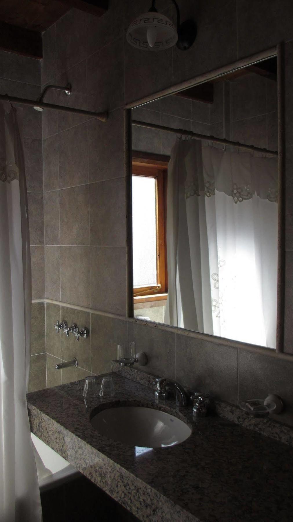 Hosteria Brisas Del Cerro Вила ла Ангостура Екстериор снимка